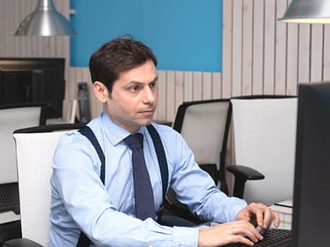 Abogado trabajando para tu caso con Hacienda.